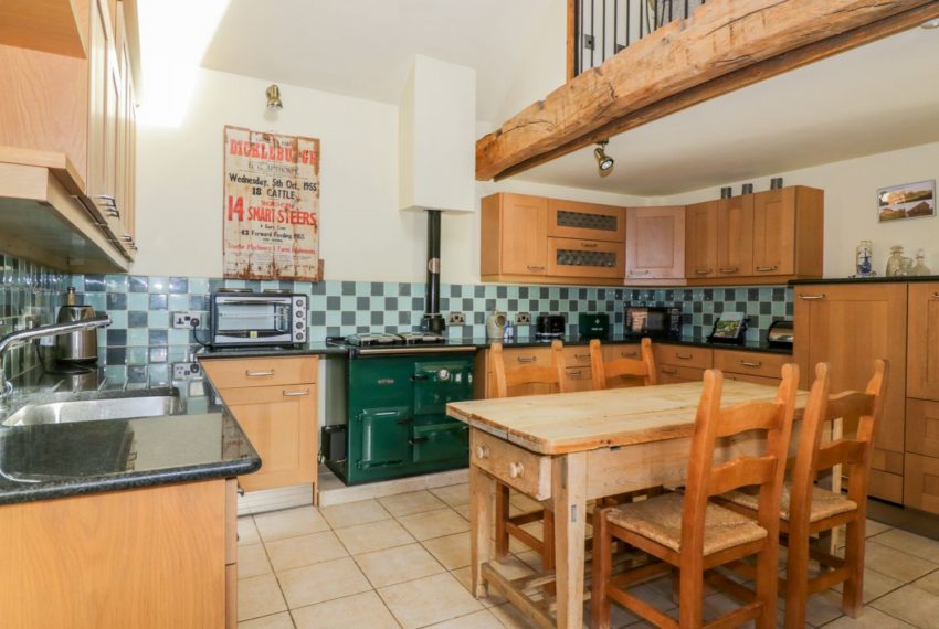 lowbrook-house-cottage-kitchen