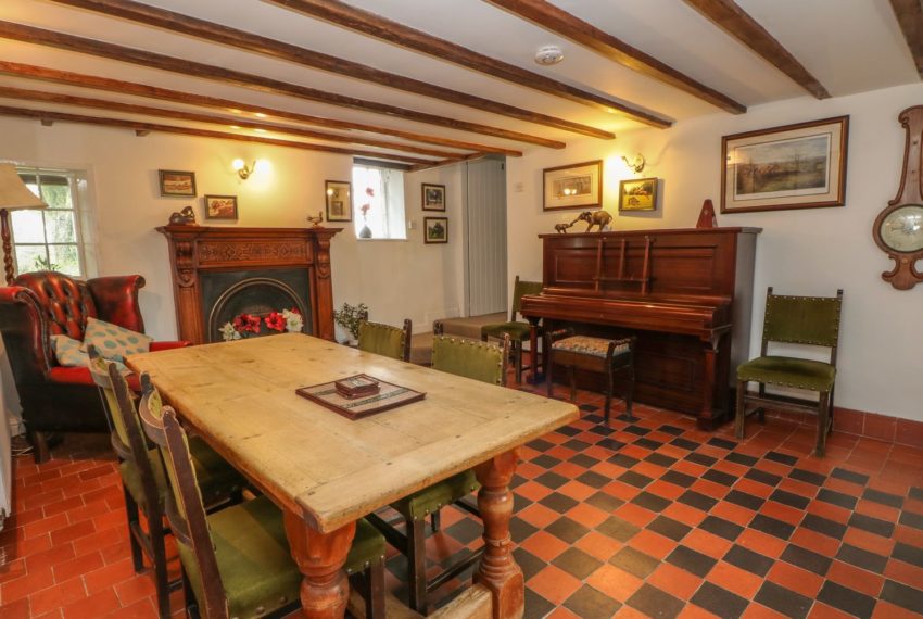 Butterlands Farmhouse Dining Room