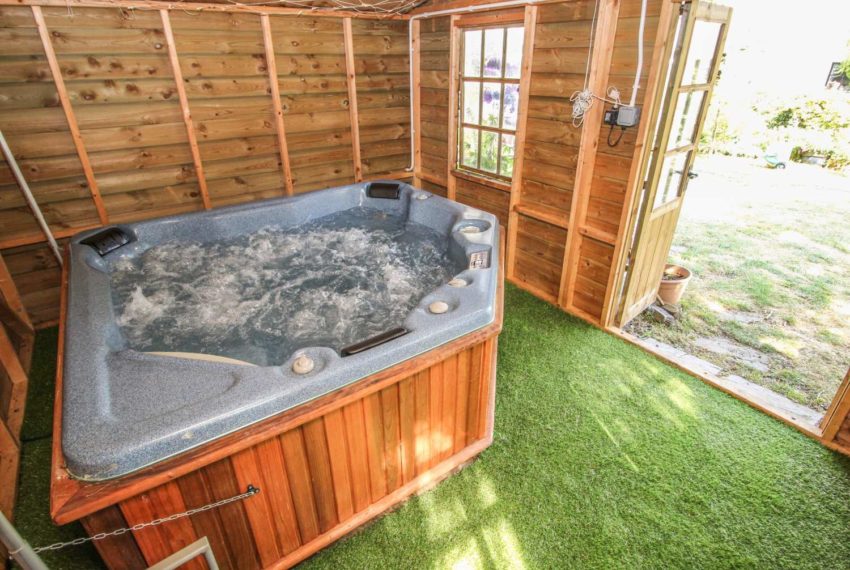 Stallington Hall Farm Hot Tub