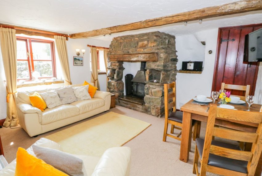 Thornyfield Cottage Living Room