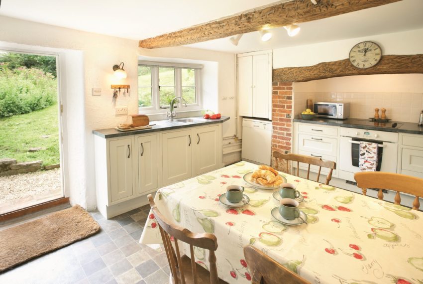 Magna Cottage Kitchen