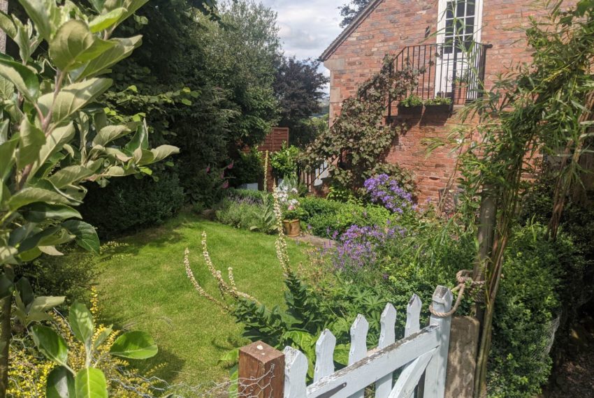 The Garden Loft Enclosed Garden