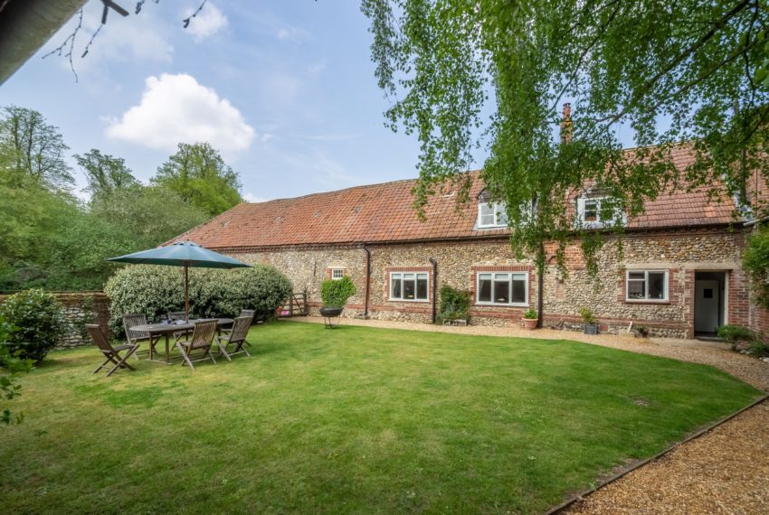 The Tack House Enclosed Garden