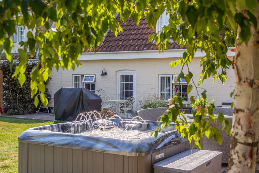 Heath Cottage Hot Tub