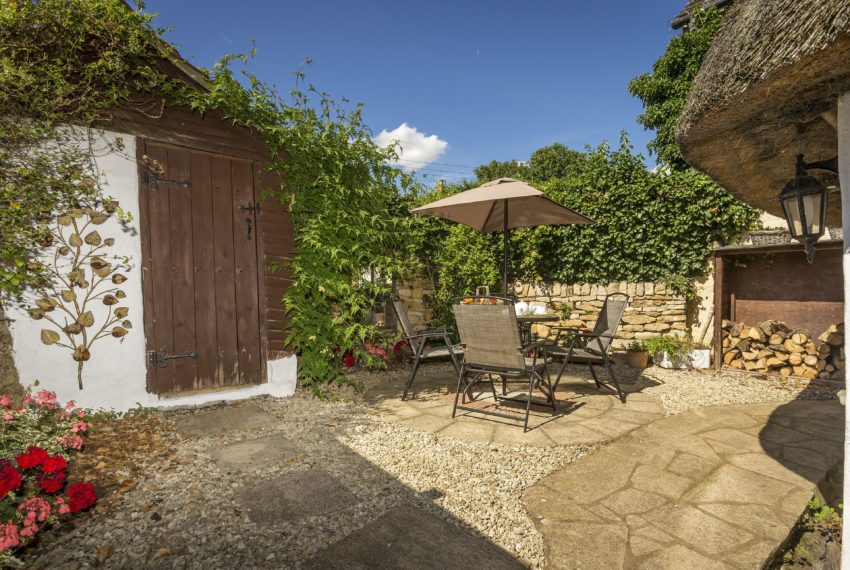 Inglenook Cottage Fully Enclosed Patio