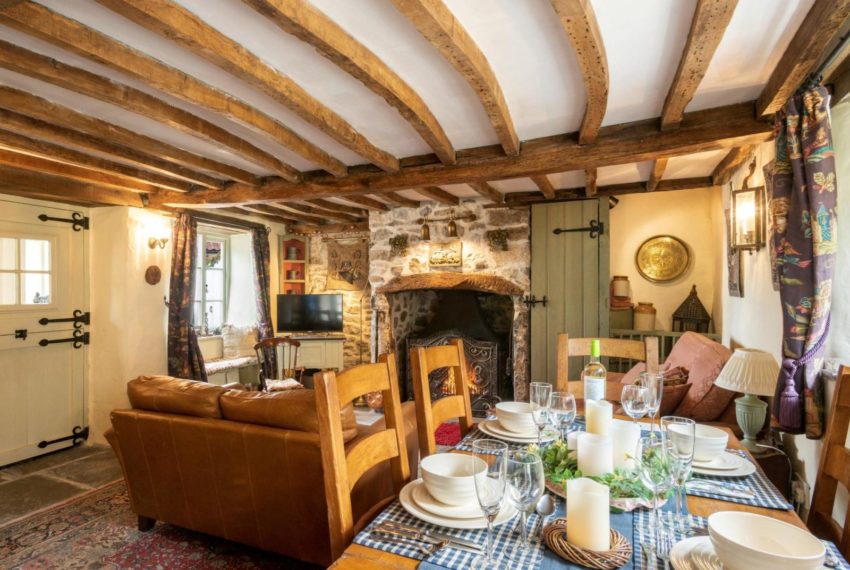 Homekot Cottage Dining Area