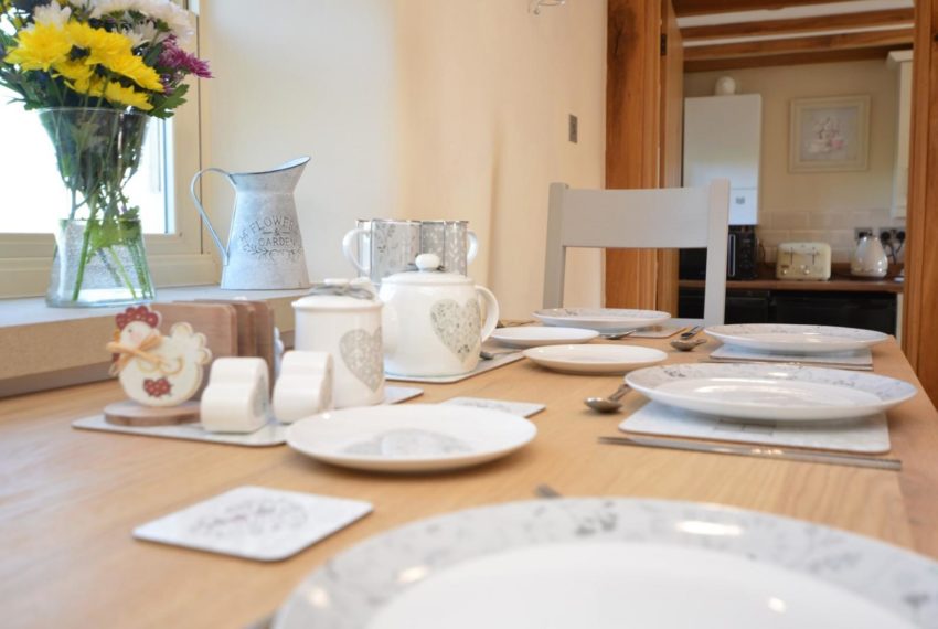 Spinners Cottage Dining Area