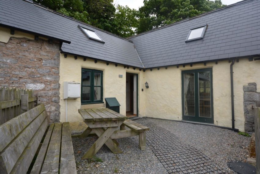 West Grove Barn Beech Courtyard